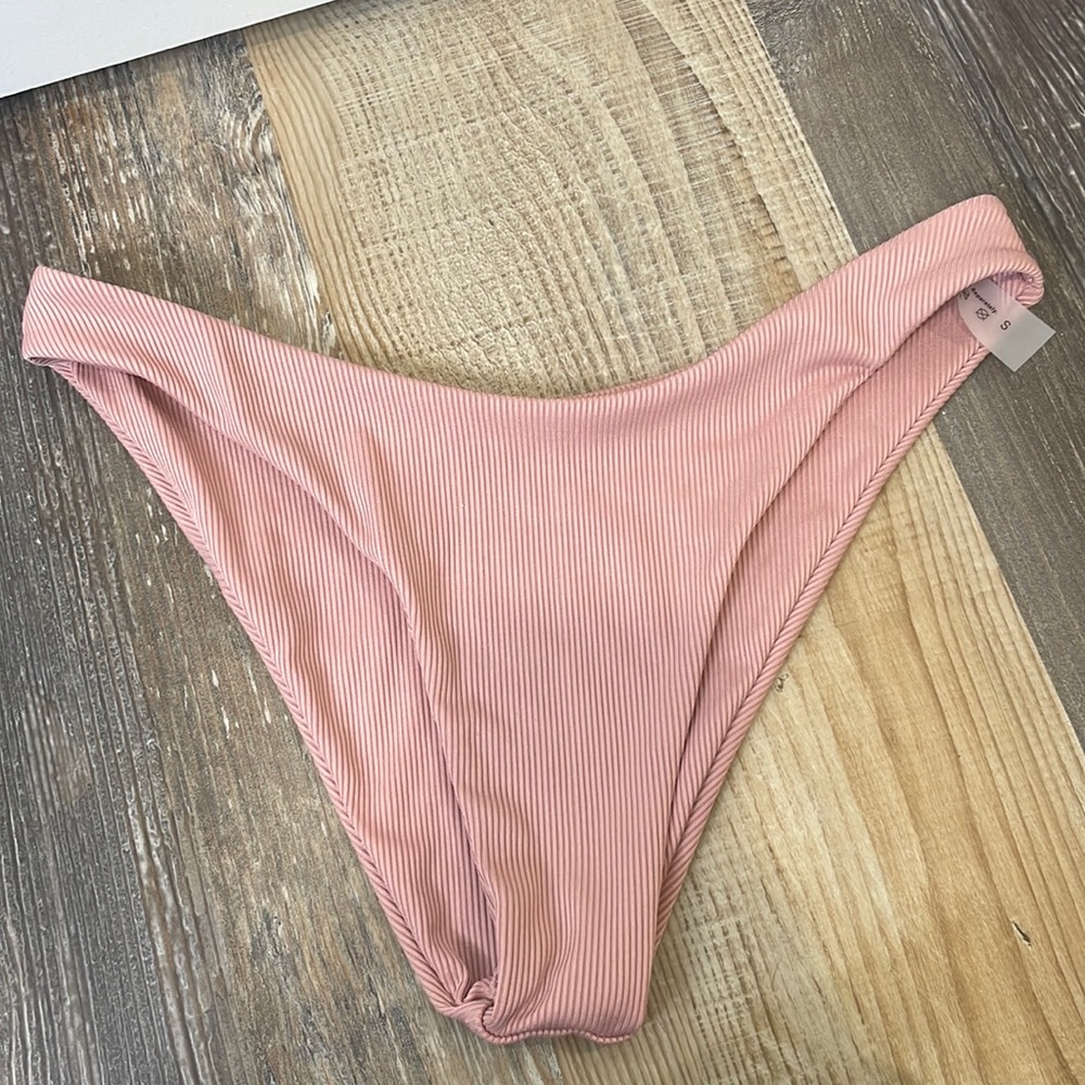 Pink ribbed bikini bottoms✨